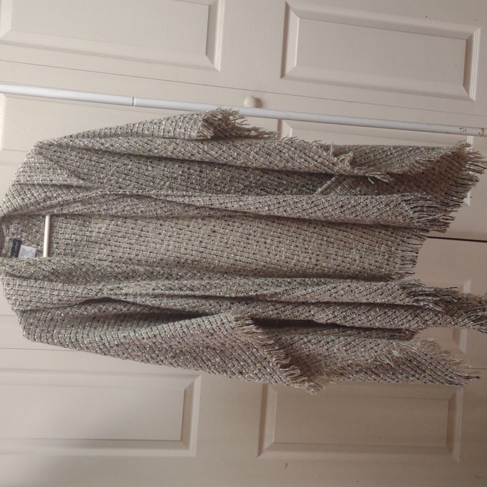Harve Benard cape
